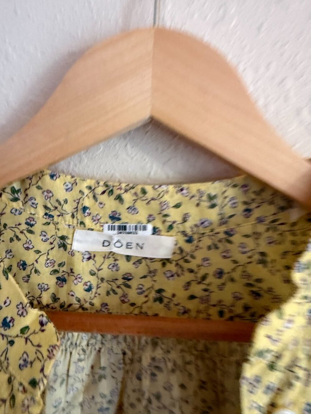 Doen Pale Yellow Floral Button-Front Blouse - Picture 5 of 7